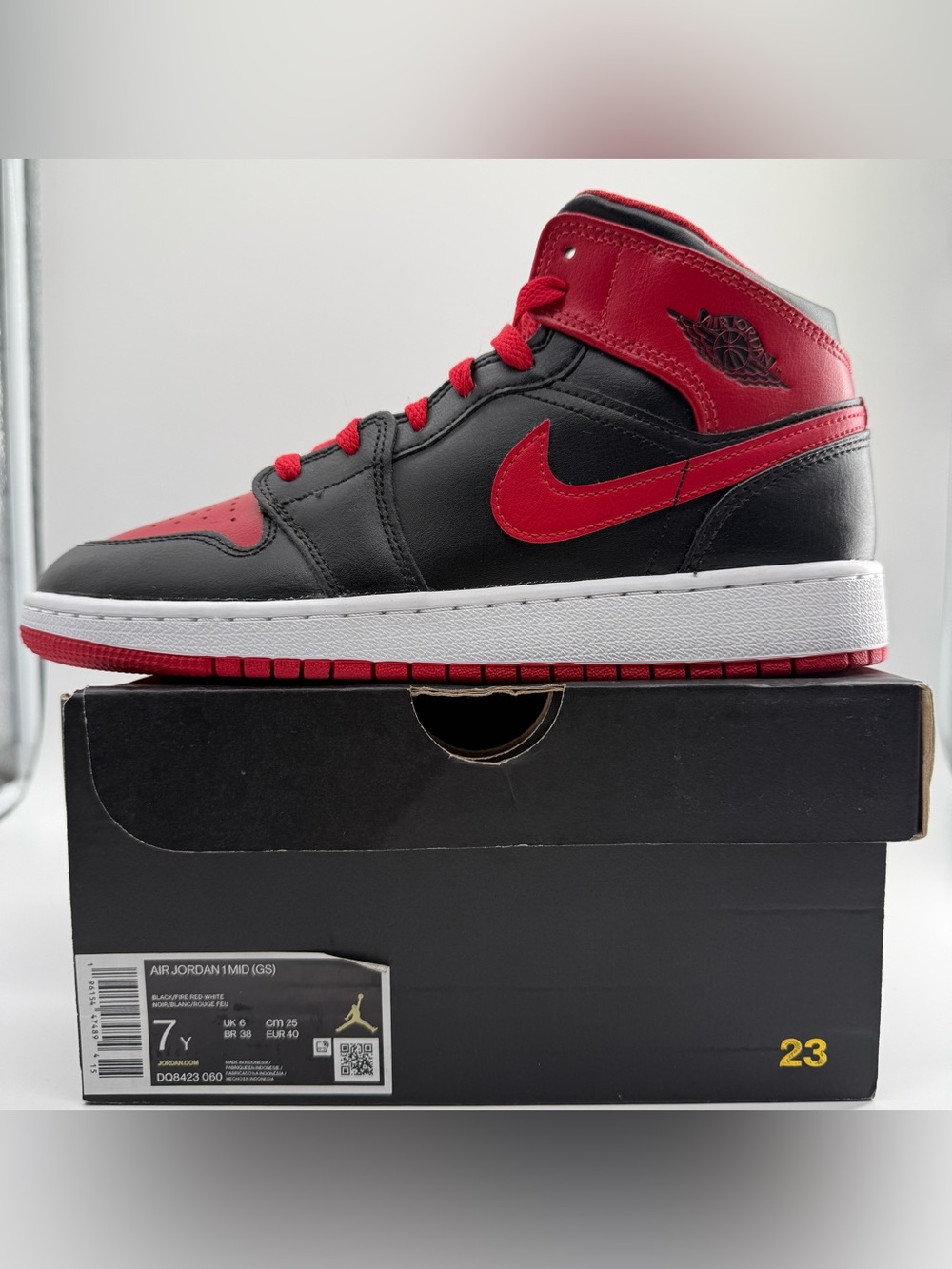 Air Jordan 1 Mid GS Alternate Bred Black Red Size 7Y New With Box